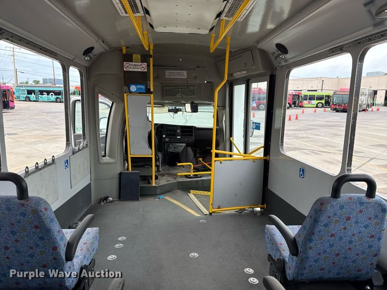 image for item DM5733 2014 Chevrolet Express G4500 shuttle bus