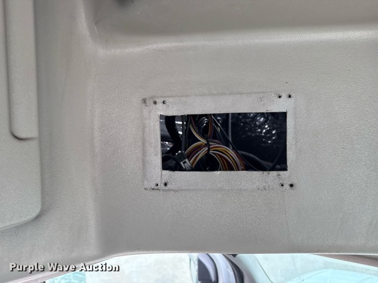 image for item DM5733 2014 Chevrolet Express G4500 shuttle bus