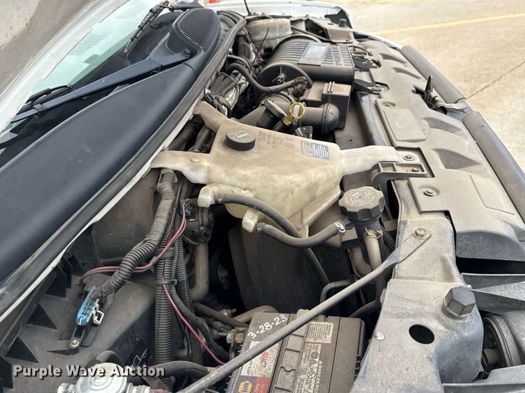 image for item DM5733 2014 Chevrolet Express G4500 shuttle bus