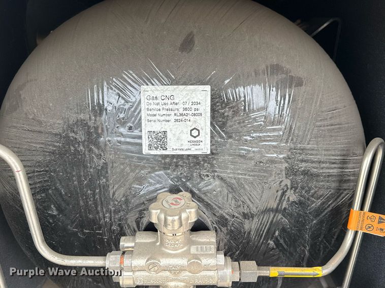 image for item DM5733 2014 Chevrolet Express G4500 shuttle bus