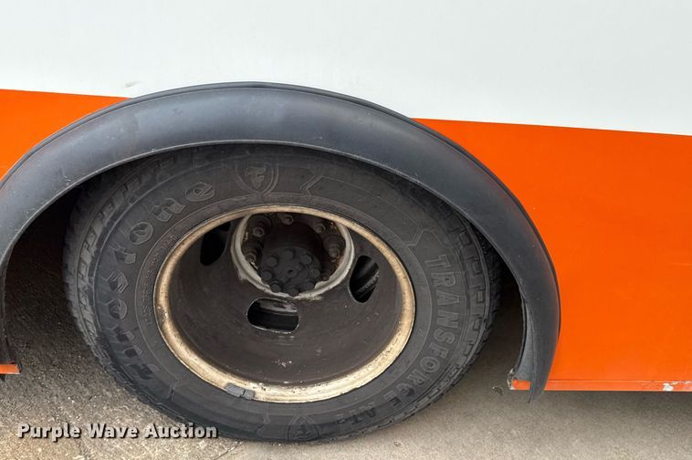 image for item DM5733 2014 Chevrolet Express G4500 shuttle bus