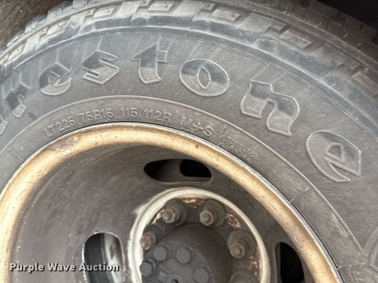 image for item DM5733 2014 Chevrolet Express G4500 shuttle bus