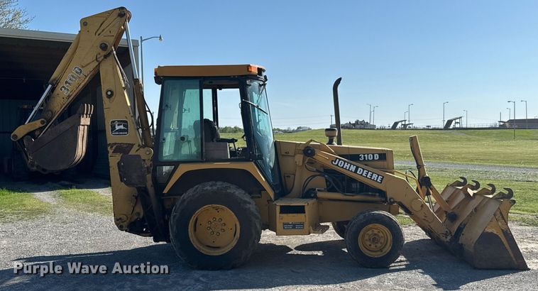 image for item DO0893 1996 John Deere 310D backhoe