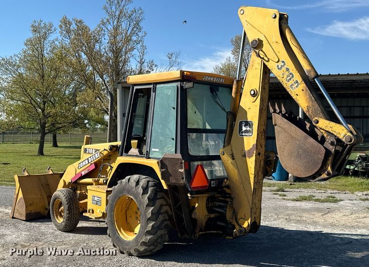 image for item DO0893 1996 John Deere 310D backhoe