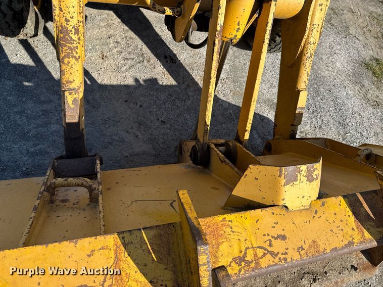 image for item DO0893 1996 John Deere 310D backhoe