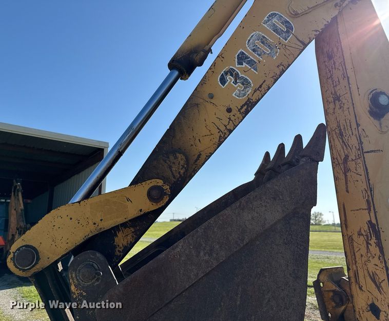 image for item DO0893 1996 John Deere 310D backhoe