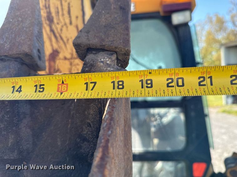 image for item DO0893 1996 John Deere 310D backhoe