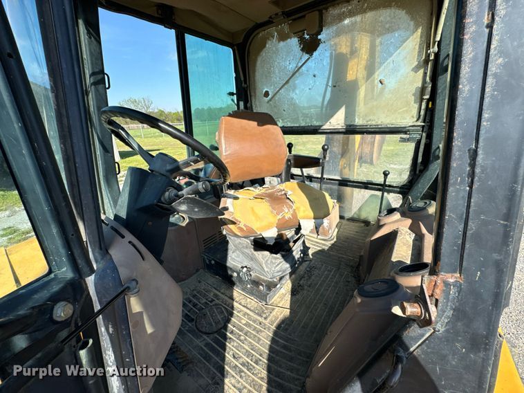 image for item DO0893 1996 John Deere 310D backhoe