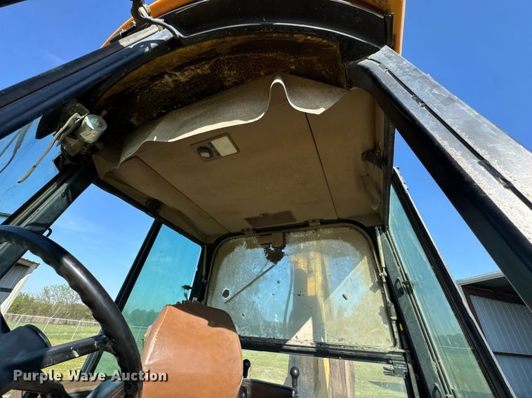 image for item DO0893 1996 John Deere 310D backhoe