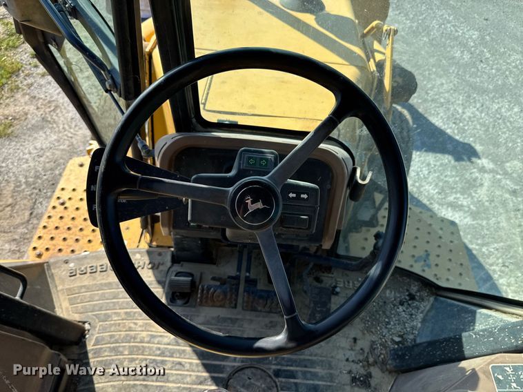 image for item DO0893 1996 John Deere 310D backhoe