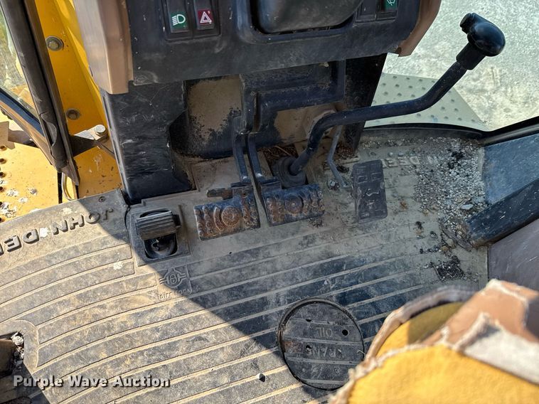 image for item DO0893 1996 John Deere 310D backhoe