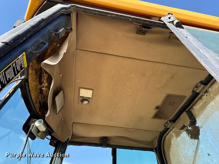 image for item DO0893 1996 John Deere 310D backhoe