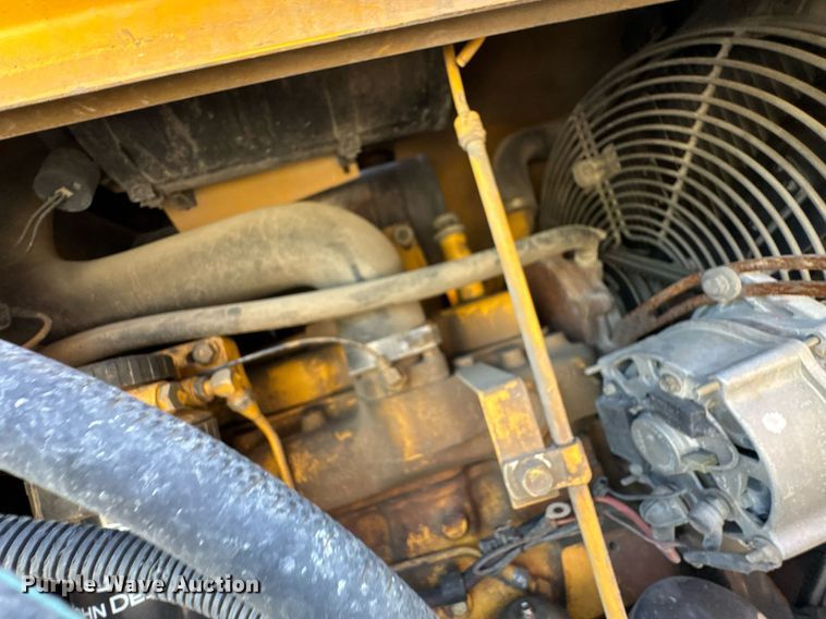 image for item DO0893 1996 John Deere 310D backhoe