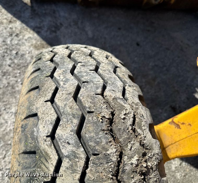 image for item DO0893 1996 John Deere 310D backhoe