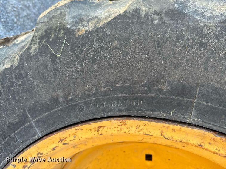 image for item DO0893 1996 John Deere 310D backhoe