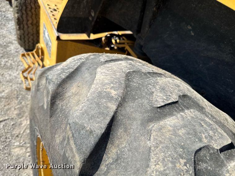 image for item DO0893 1996 John Deere 310D backhoe