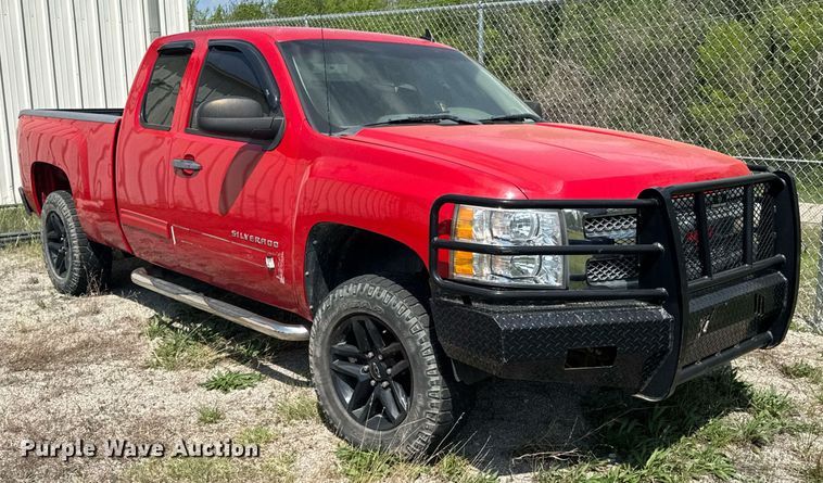 image for item DO0898 2012 Chevrolet Silverado 1500 Ext. Cab pickup truck