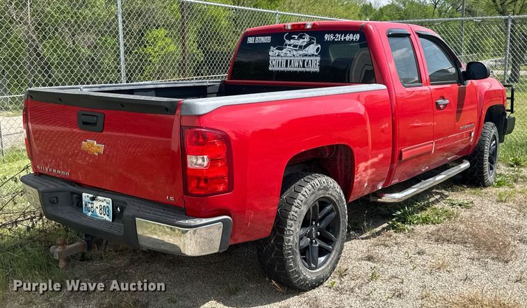 image for item DO0898 2012 Chevrolet Silverado 1500 Ext. Cab pickup truck
