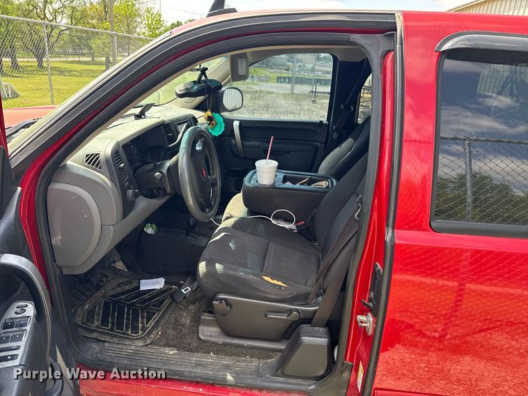 image for item DO0898 2012 Chevrolet Silverado 1500 Ext. Cab pickup truck