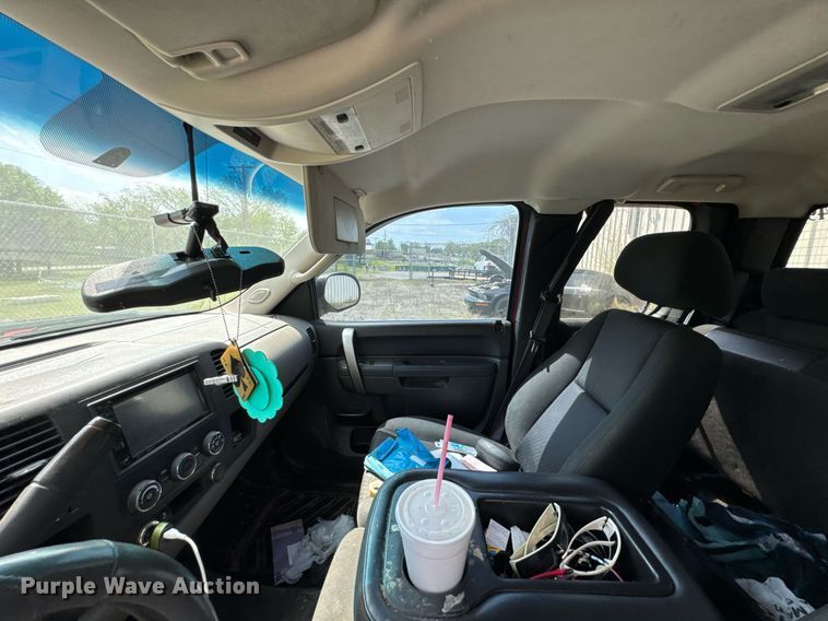 image for item DO0898 2012 Chevrolet Silverado 1500 Ext. Cab pickup truck