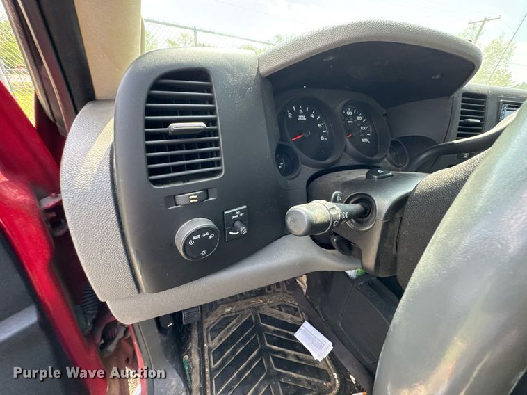 image for item DO0898 2012 Chevrolet Silverado 1500 Ext. Cab pickup truck