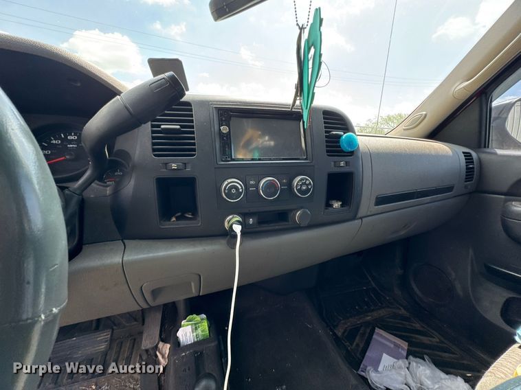 image for item DO0898 2012 Chevrolet Silverado 1500 Ext. Cab pickup truck