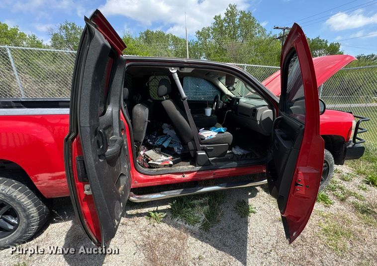 image for item DO0898 2012 Chevrolet Silverado 1500 Ext. Cab pickup truck