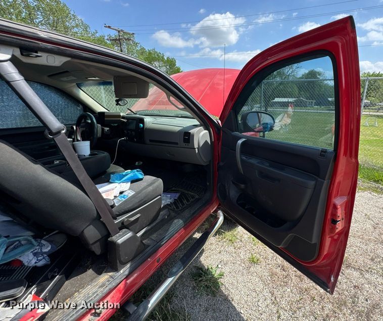 image for item DO0898 2012 Chevrolet Silverado 1500 Ext. Cab pickup truck