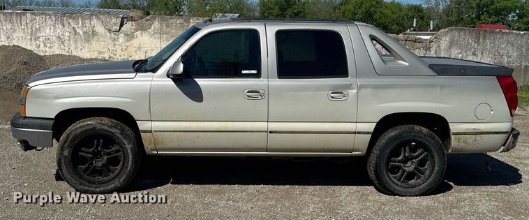 image for item DO0929 2005 Chevrolet Avalanche 1500 Crew Cab pickup truck