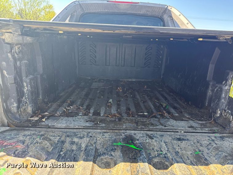 image for item DO0929 2005 Chevrolet Avalanche 1500 Crew Cab pickup truck