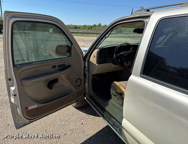 image for item DO0929 2005 Chevrolet Avalanche 1500 Crew Cab pickup truck