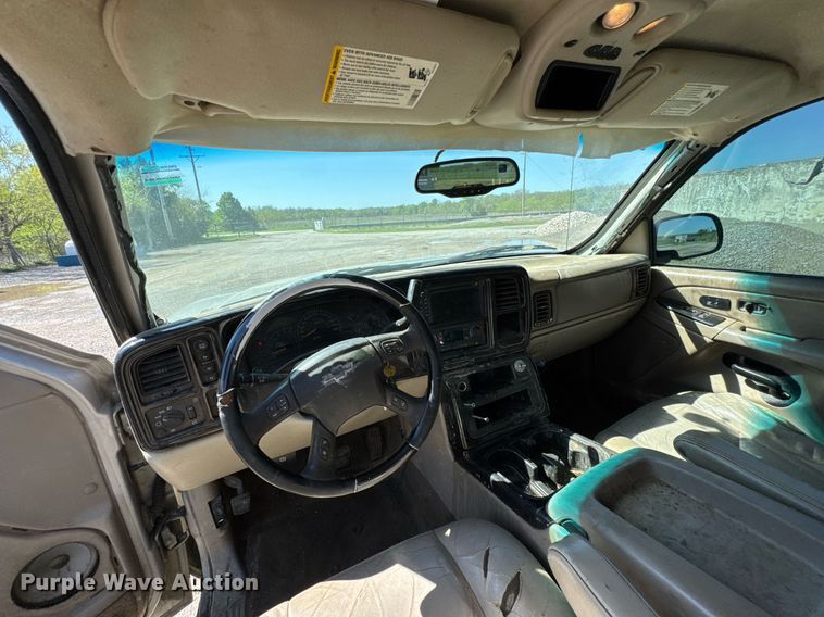 image for item DO0929 2005 Chevrolet Avalanche 1500 Crew Cab pickup truck