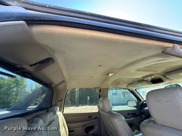 image for item DO0929 2005 Chevrolet Avalanche 1500 Crew Cab pickup truck