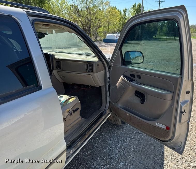 image for item DO0929 2005 Chevrolet Avalanche 1500 Crew Cab pickup truck