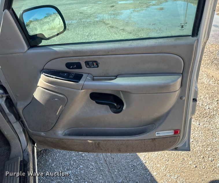 image for item DO0929 2005 Chevrolet Avalanche 1500 Crew Cab pickup truck