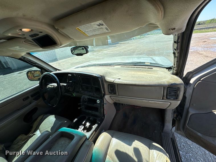 image for item DO0929 2005 Chevrolet Avalanche 1500 Crew Cab pickup truck