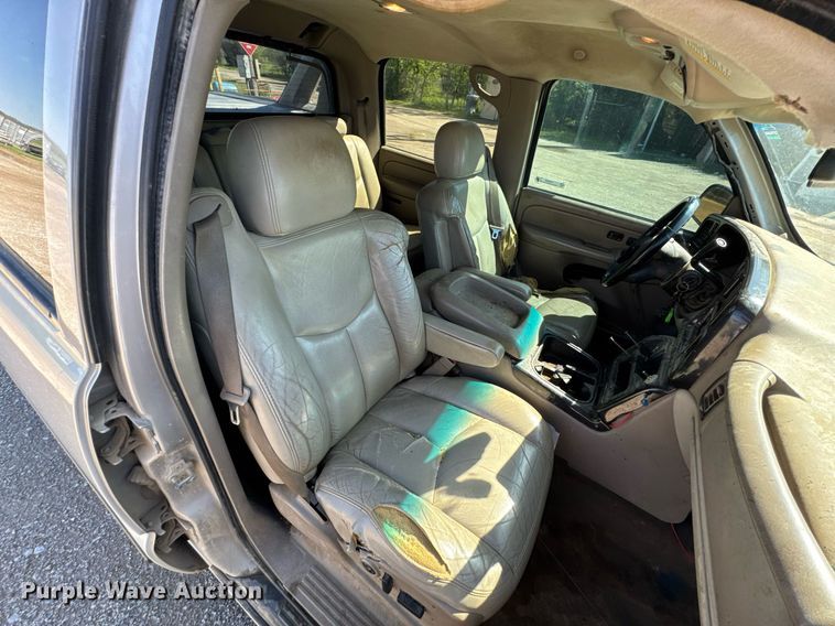 image for item DO0929 2005 Chevrolet Avalanche 1500 Crew Cab pickup truck