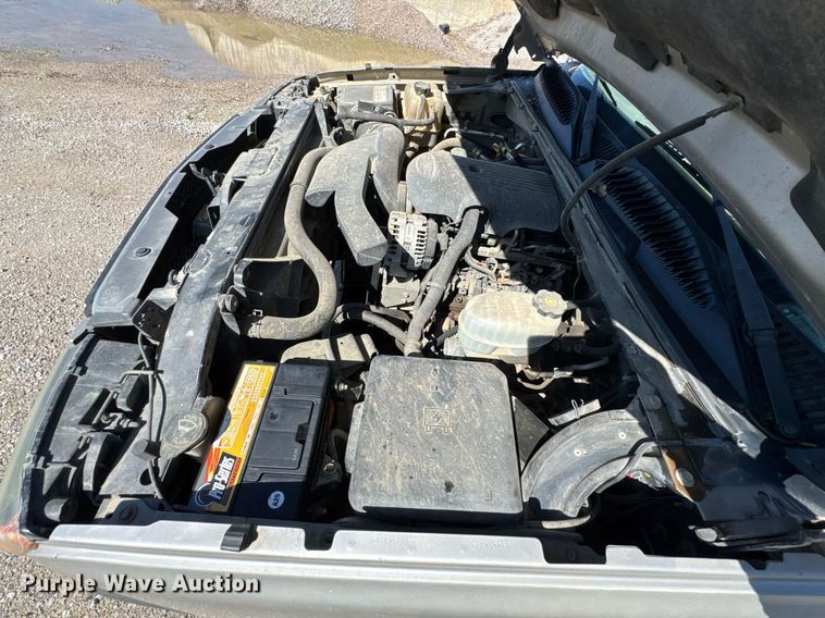 image for item DO0929 2005 Chevrolet Avalanche 1500 Crew Cab pickup truck