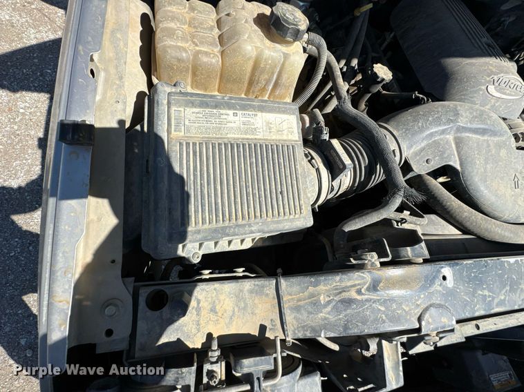 image for item DO0929 2005 Chevrolet Avalanche 1500 Crew Cab pickup truck