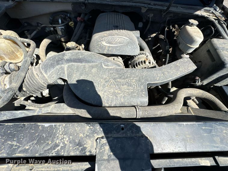 image for item DO0929 2005 Chevrolet Avalanche 1500 Crew Cab pickup truck