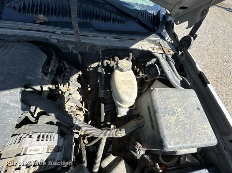 image for item DO0929 2005 Chevrolet Avalanche 1500 Crew Cab pickup truck