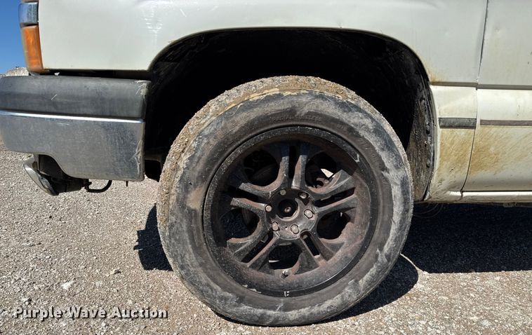 image for item DO0929 2005 Chevrolet Avalanche 1500 Crew Cab pickup truck