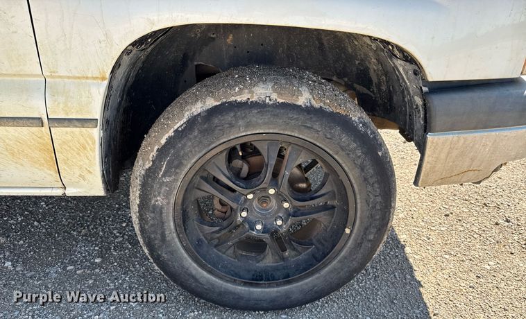 image for item DO0929 2005 Chevrolet Avalanche 1500 Crew Cab pickup truck