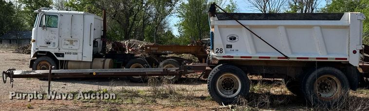 image for item DO0948 1998 Hawkeye end dump pup trailer