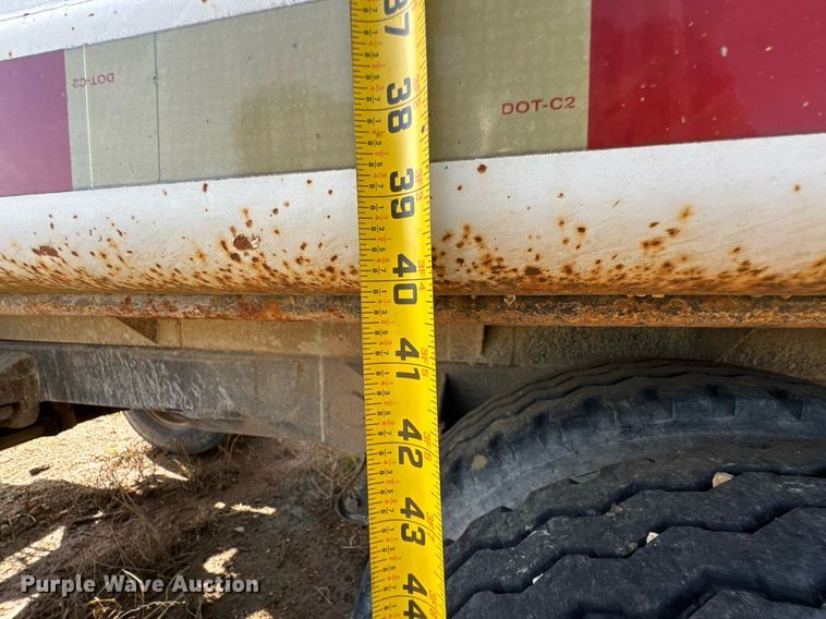 image for item DO0948 1998 Hawkeye end dump pup trailer