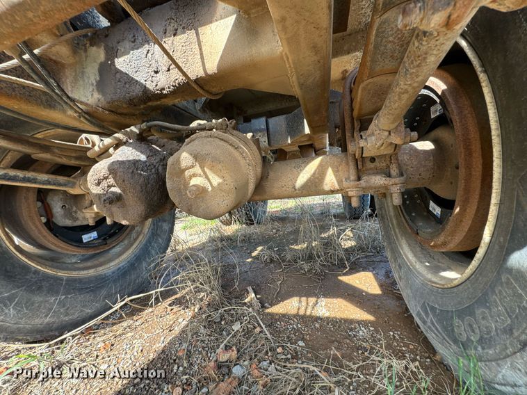 image for item DO0948 1998 Hawkeye end dump pup trailer