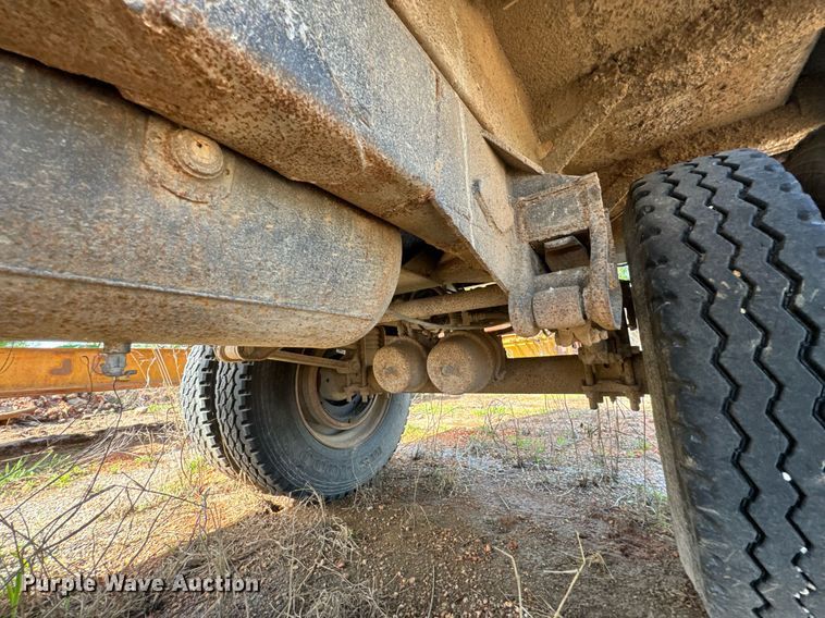 image for item DO0948 1998 Hawkeye end dump pup trailer