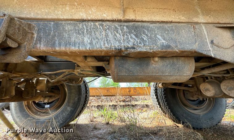 image for item DO0948 1998 Hawkeye end dump pup trailer