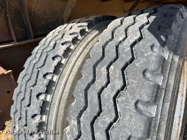 image for item DO0948 1998 Hawkeye end dump pup trailer