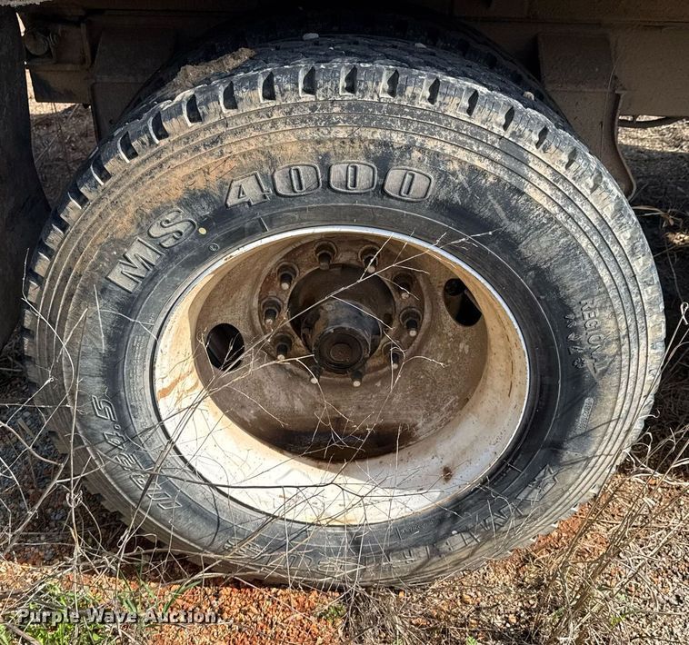 image for item DO0948 1998 Hawkeye end dump pup trailer